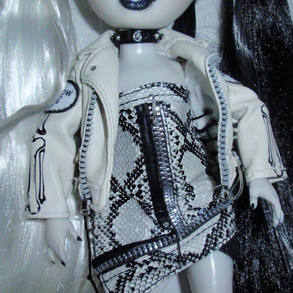 Rainbow Shadow High Heather Grayson Fashion Doll - Picture 7 of 16